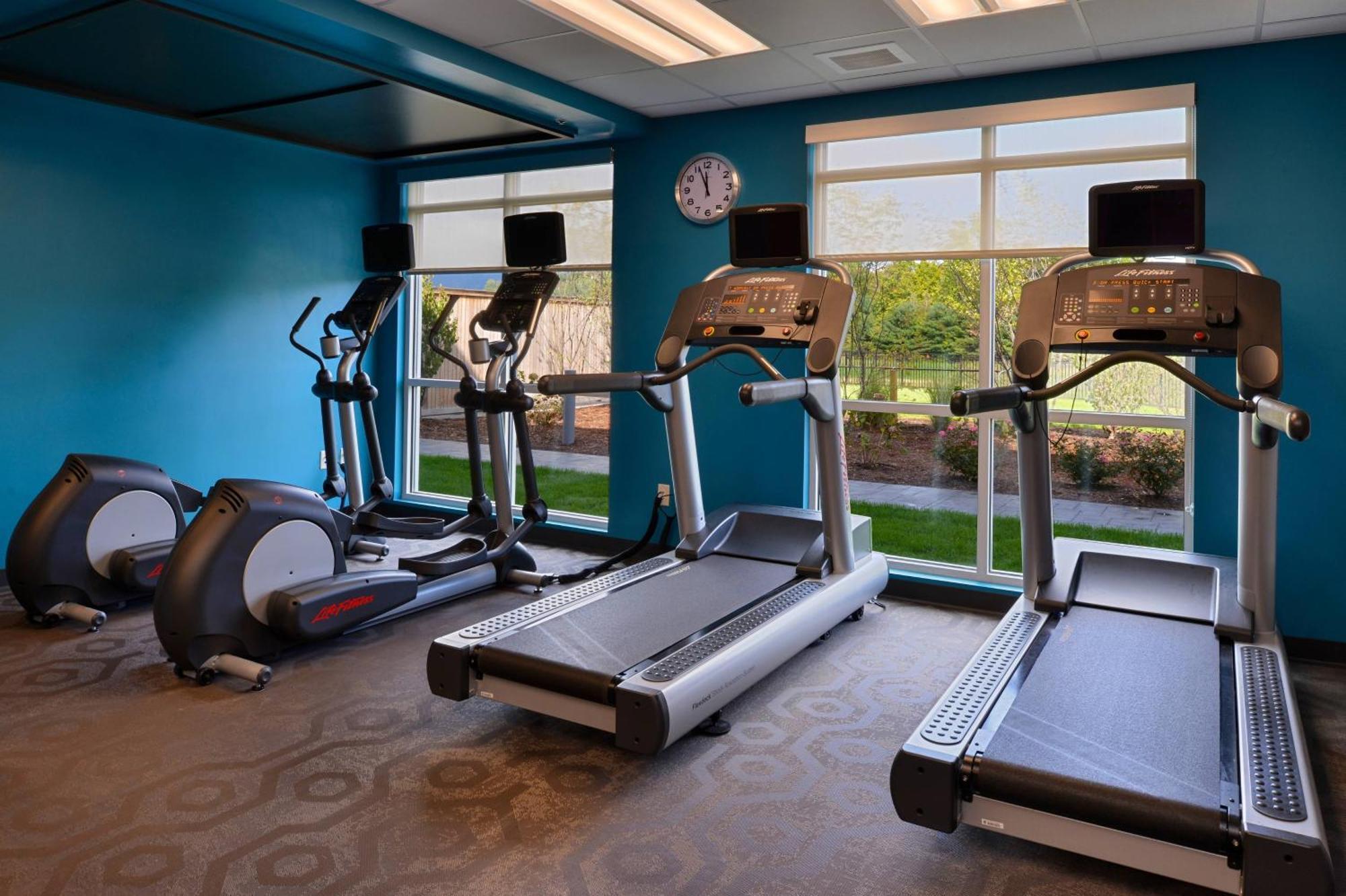 Fairfield Inn & Suites By Marriott Plymouth White Mountains Екстериор снимка