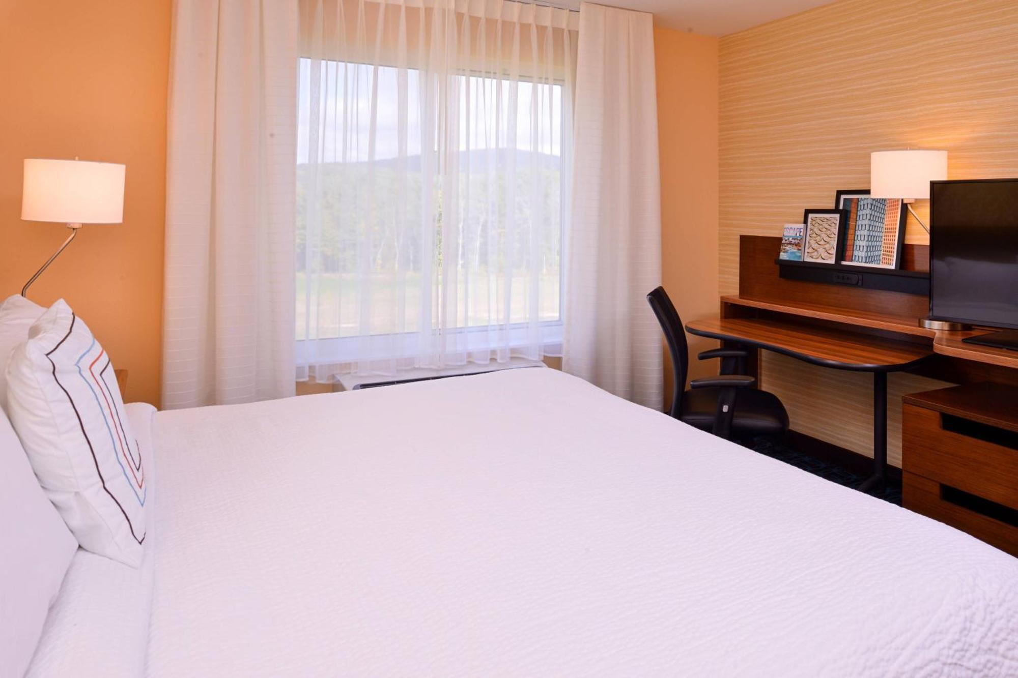 Fairfield Inn & Suites By Marriott Plymouth White Mountains Екстериор снимка