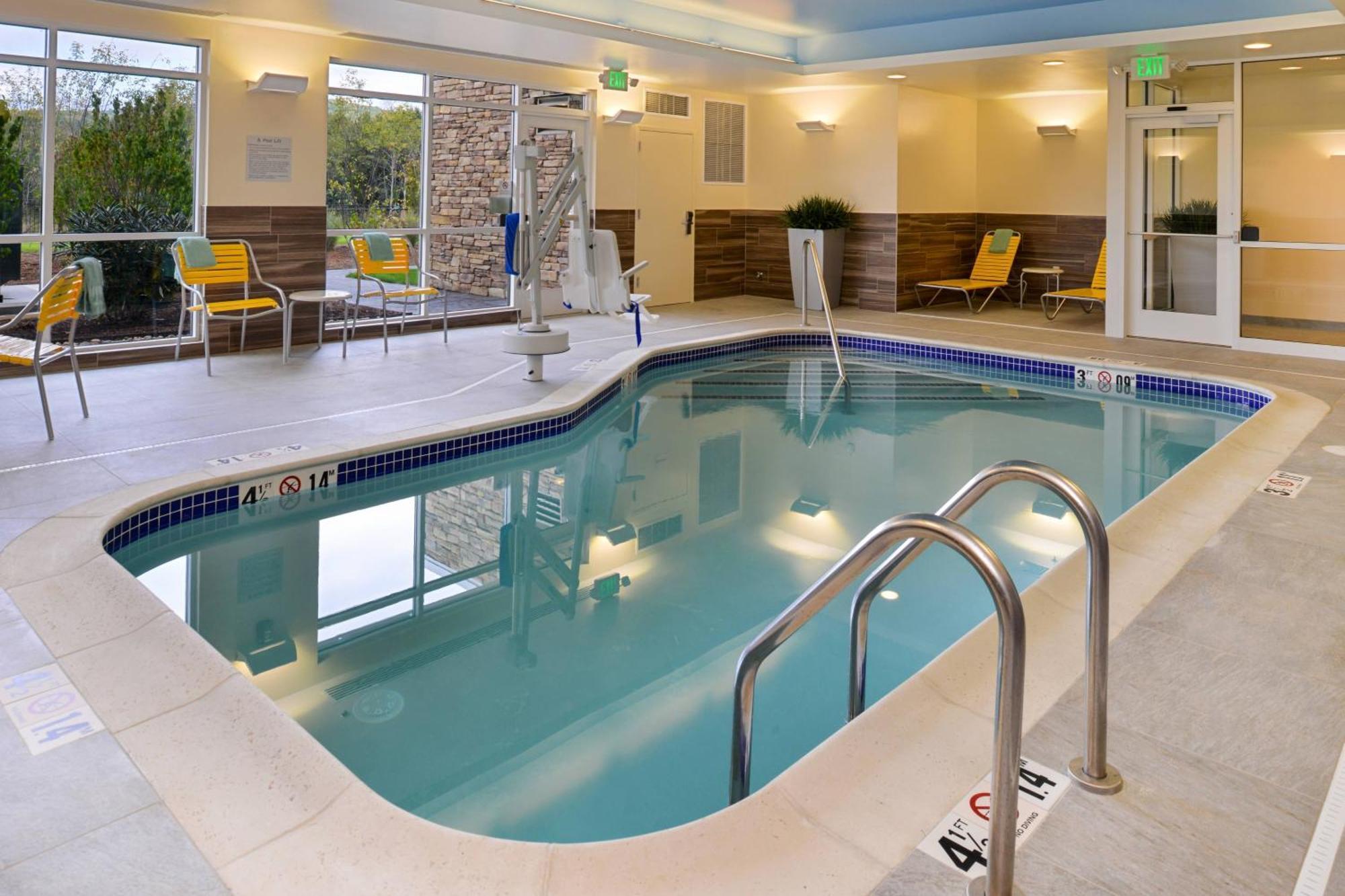 Fairfield Inn & Suites By Marriott Plymouth White Mountains Екстериор снимка