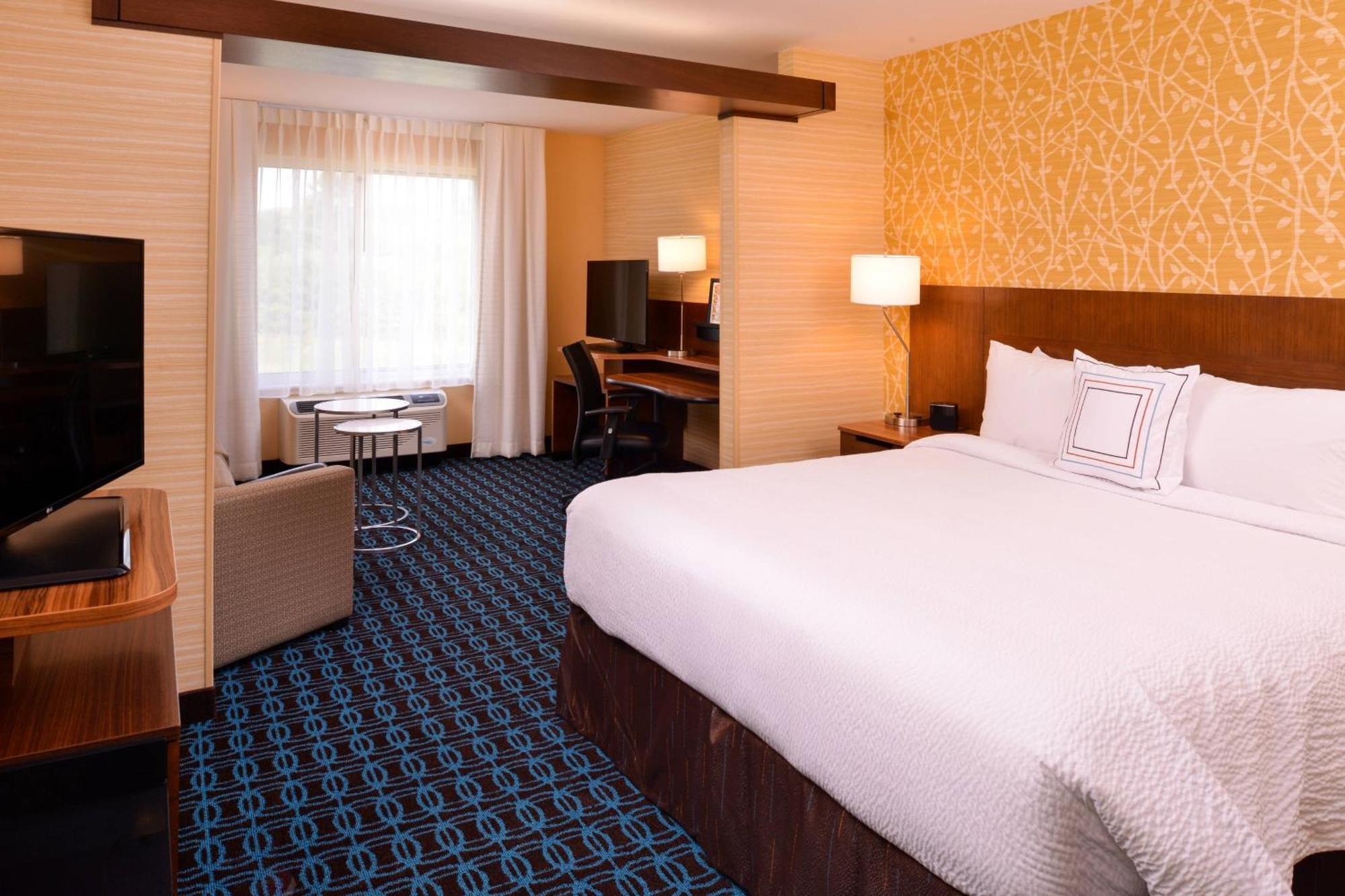 Fairfield Inn & Suites By Marriott Plymouth White Mountains Екстериор снимка