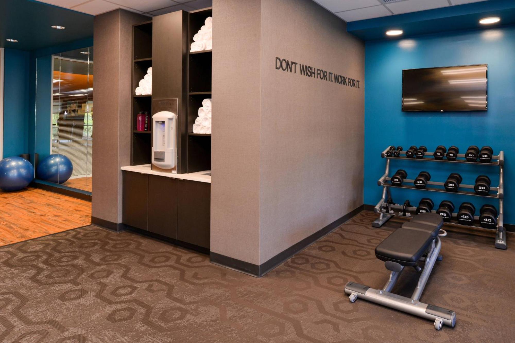 Fairfield Inn & Suites By Marriott Plymouth White Mountains Екстериор снимка