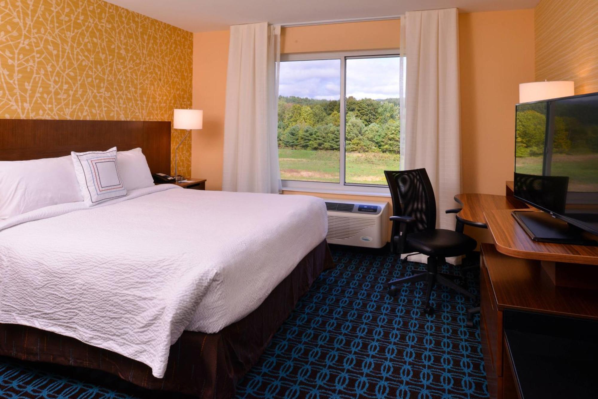 Fairfield Inn & Suites By Marriott Plymouth White Mountains Екстериор снимка
